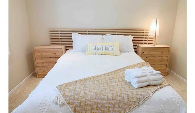 #IRVINE#Bright 3 bedrooms with full of sunshine