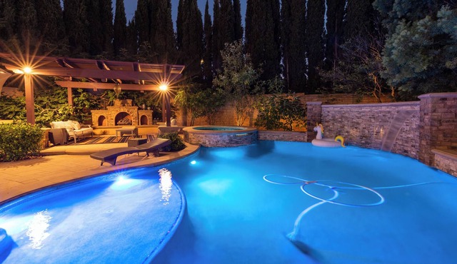 Irvine luxury house /First rental /Close everthing /Hottub/ Family travel /WFH