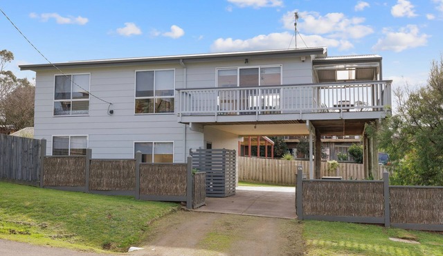 Irvine Retreat in Smiths Beach