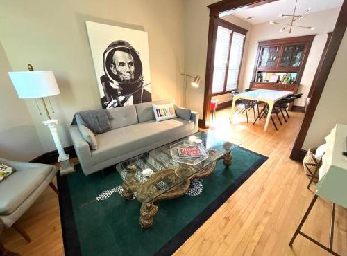 Irving Park updated vintage top unit 2-flat