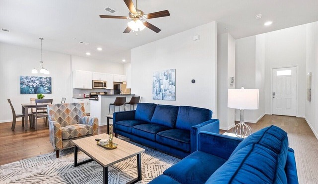 Irving Townhouse- 3-Bedroom Paradise in Irving