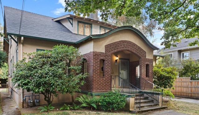 Irvington 1-Bd Apt in Charming Duplex