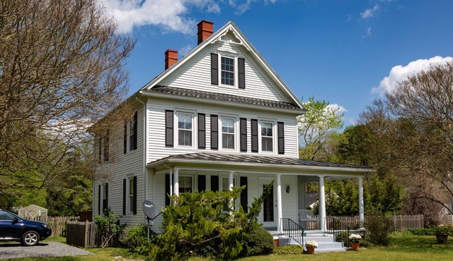 Irvington Country Getaway House