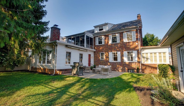 Isaac Bahney Homestead w/POOL & HOT TUB
