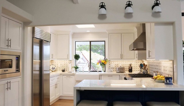 Isabella: Beautifully Remodeled Home Two Blocks from Carmel Beach