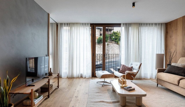 Isard Homes by Select Rentals