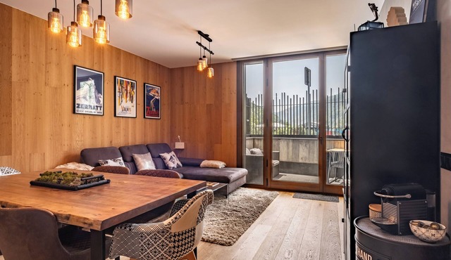 Isard Homes by Select Rentals