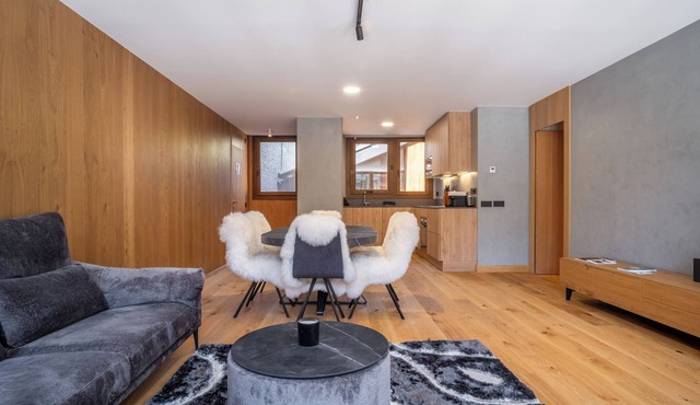 Isard Homes by Select Rentals