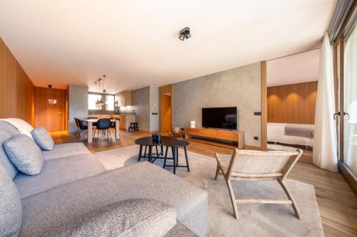 ISARD HOMES & SPA BY SELECT RENTALS