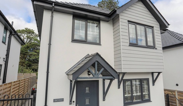 ISCOED, pet friendly, country holiday cottage in Llangefni