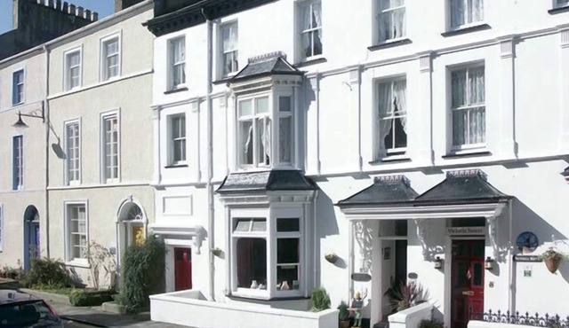 ISFRYN, pet friendly, character holiday cottage in Caernarfon