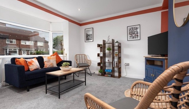 IShawe HseI Insurance l Families IFREE Parking |