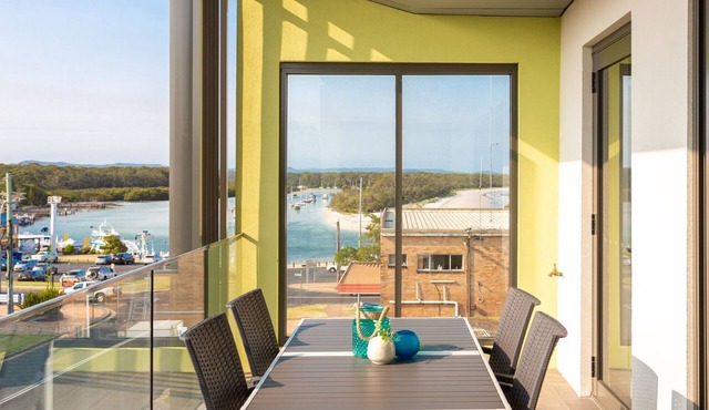 Ishtar Apartment 9- Best Water Views