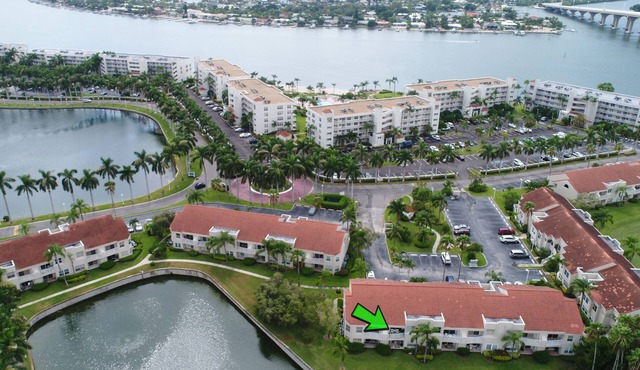 Isla Del Sol Condo, Heated Pool, Water/Golf Views, 5 mins to St. Pete Beach!