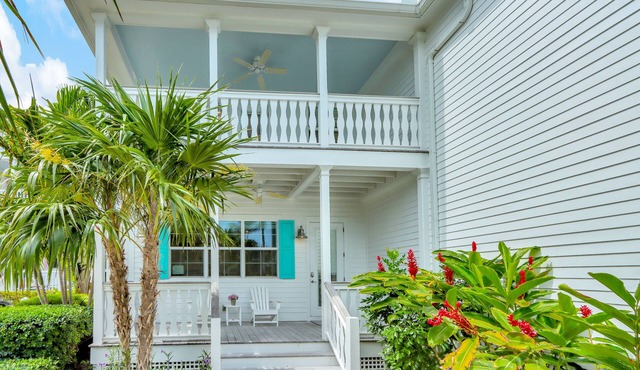 Isla Mirabelle: Boutique Resort, FREE Boat Dockage Sep-Oct Only!