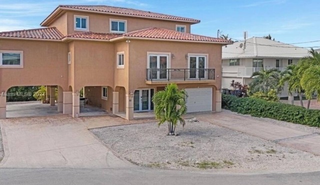 ISLAMORADA BEACH HOUSE