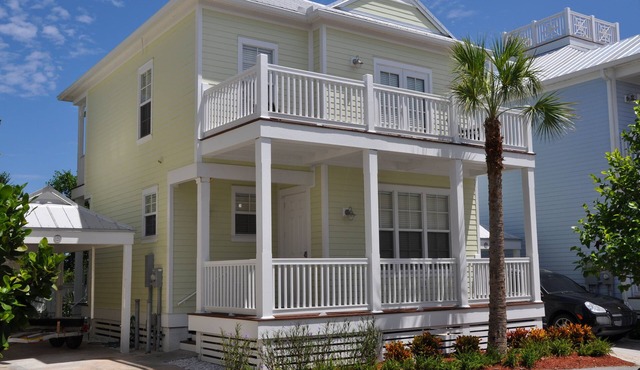 Islamorada home in Anglers Reef with Ocean Views, Dock, Com Pool & Private Beach