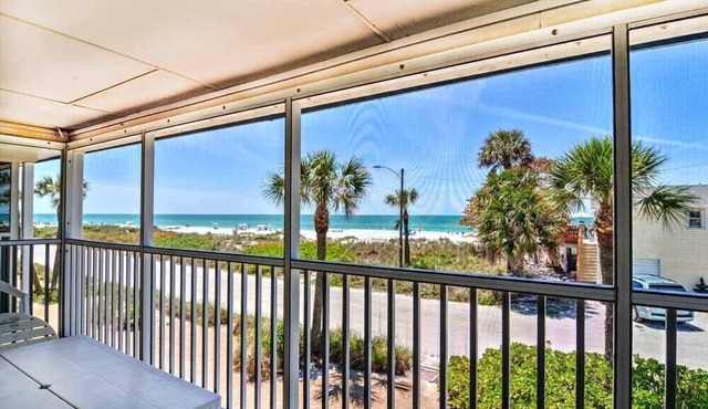 Island Beach Club 21 - Anna Maria Island - Condo 2 Bedroom/2 Bath gulf front , maximum occupancy of 4 people.