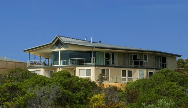 ISLAND BEACH LODGE BEACH FRONT OCEAN VIEWS