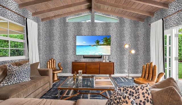 Island Bliss Manor + Private Beach Access!