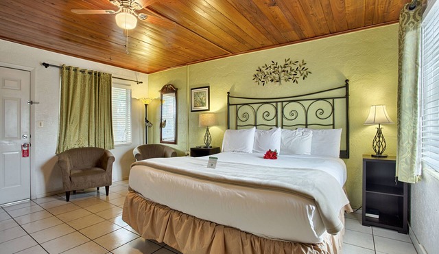 Island Breeze Inn