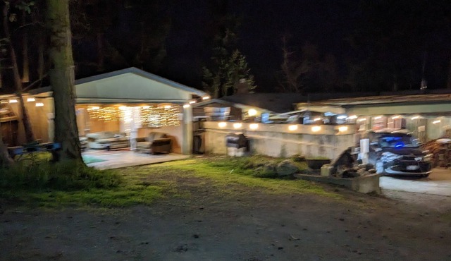 Island Cabin, water view, beach access, firepits, BBQs, Pet friendly