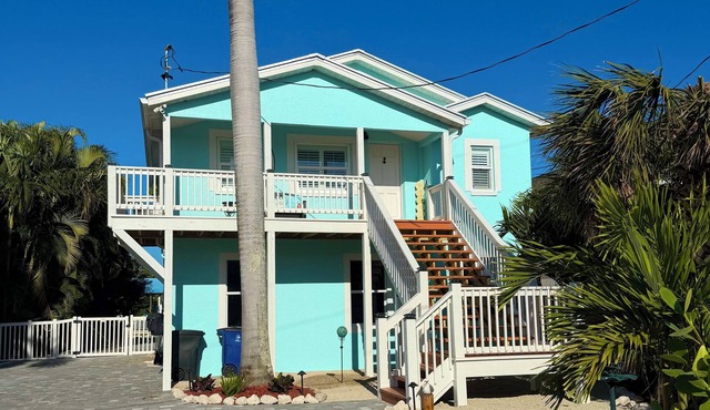 Island Cottage in Quaint Matlacha Florida. Amazing island life is a click away…