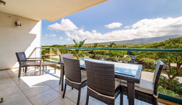 Island Escape: 2 Family-friendly Units w/Kitchen! Close to Alii Kahekili Beach