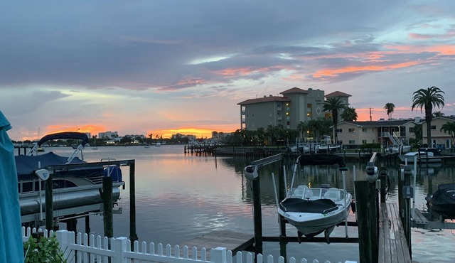 Island estates updated 2 bed 2 bath water views a short walk to Clearwater Beach