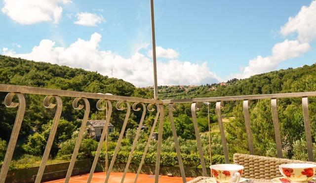 Island getaway studio with shared outdoor pool and tennis court