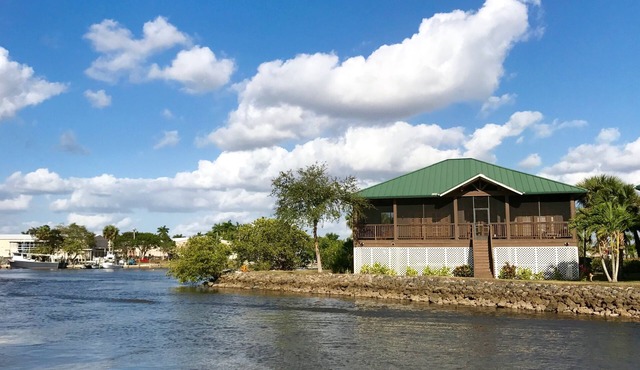 Island Home w/Boat Dock, Parking, Transportation To and From Island
