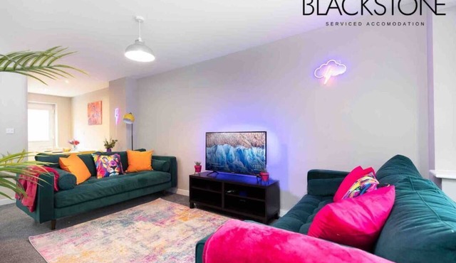 Island House - 3 Bedroom Townhouse