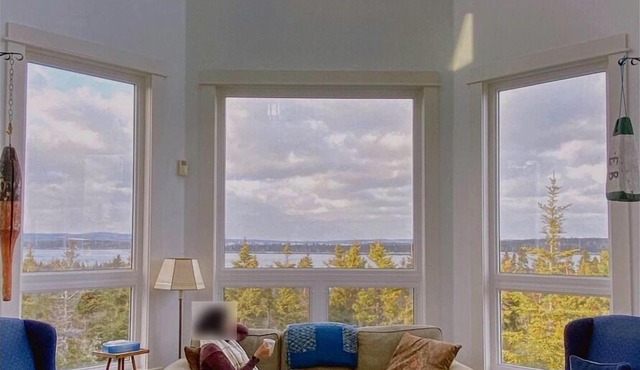 Island House Above Trees! 360° Oceanview, 4BR, Car-Accessible, Near Lunenburg