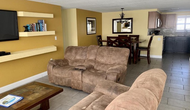 Island House Beach Resort 1