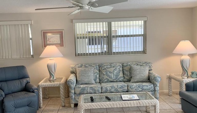 Island House Beach Resort 23