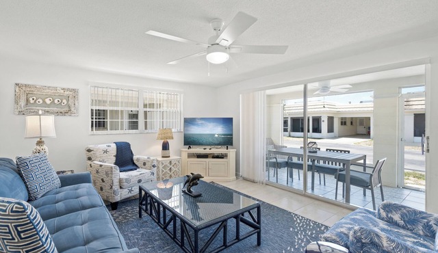 Island House Beach Resort V37