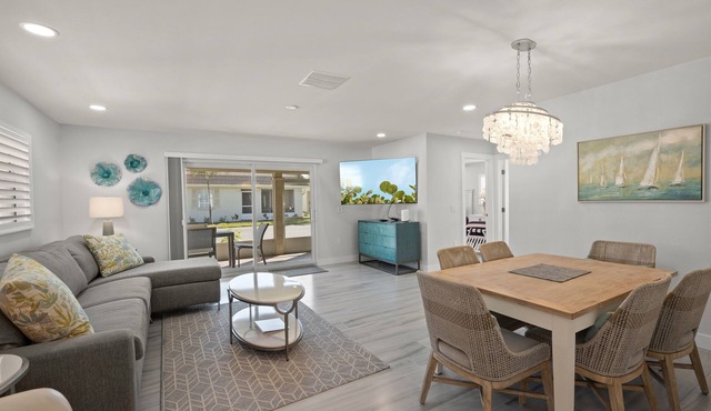 Island House Beach Resort V28