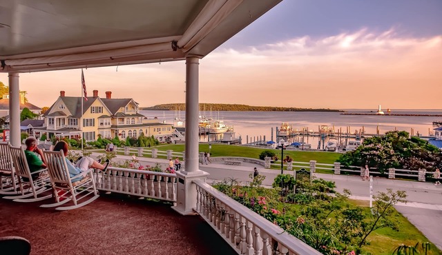 Island House Hotel