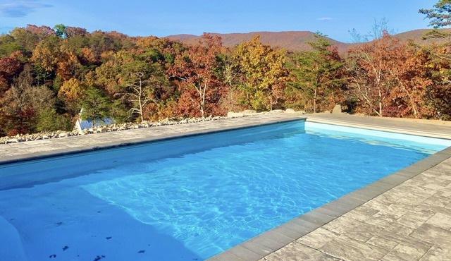 Island in the Sky-Shenandoah Valley with Heated Pool, Game Rm, Hot-Tub, Views