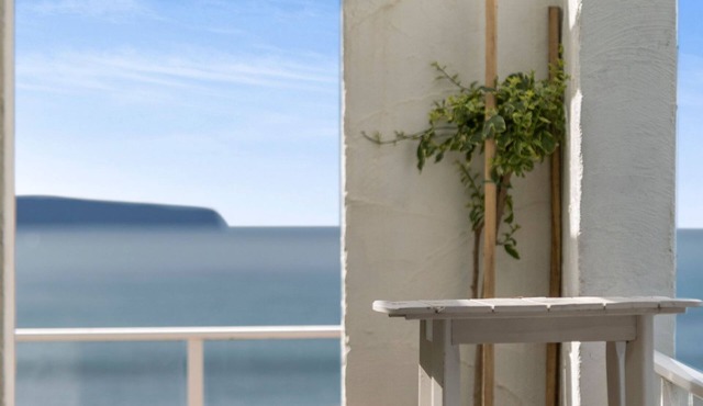 ISLAND IN THE SUN by Palm Beach Holiday Rentals