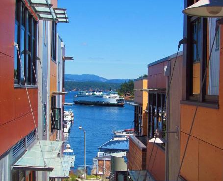 Island Inn at 123 West