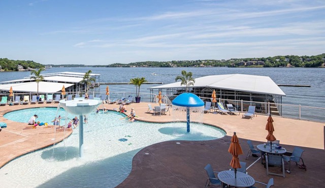 Island Life! Amazing Balcony-views-pool and Patio