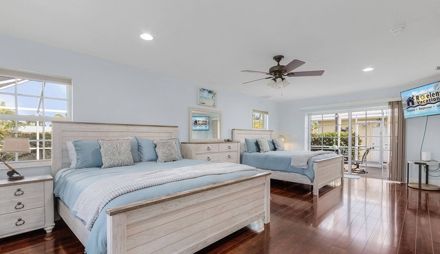Island Life! Great Fishing - Unique 2 Home Property w/Heated Pool -Tropical Breeze Villa 1 - Roelens