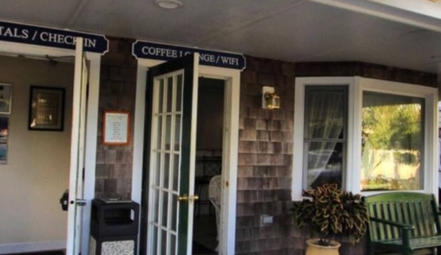 Island Manor Resort—Old Harbor