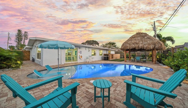 Island Oasis with Heated Pool, Putt Putt Course, Tiki Bar, and Beach Gear!