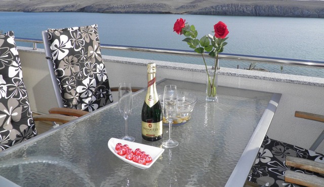 Island Pag apartments seafront