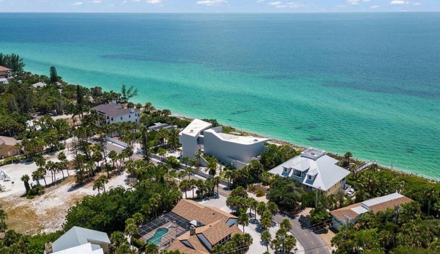 Island Pool House on exclusive Casey Key in South Sarasota.