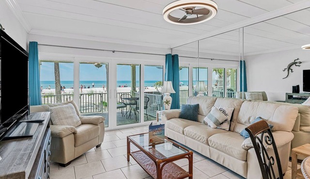Island Retreat - BEACHFRONT Condo!