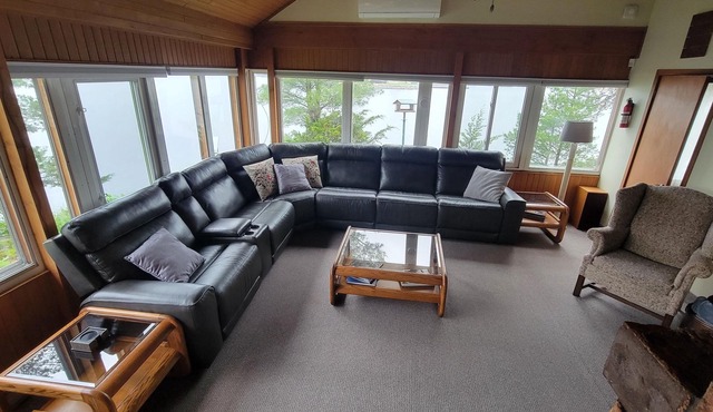 Island Retreat in Honey Harbour, Georgian Bay