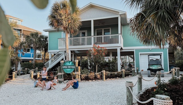 Island Retreat Private Pool + Cart | Green Tortuga
